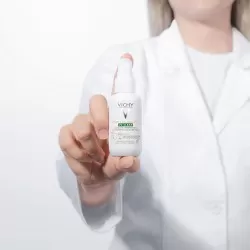 Fluid cu protectie solara SPF 50+ pentru fata, cu acid salicilic si niacinamida, ten gras cu tendinta acneica, 40 ml, Vichy