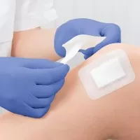 Plasture steril cu corp absorbant si margini autoadezive, 15 x 8cm, 25 plasturi, Cosmopor